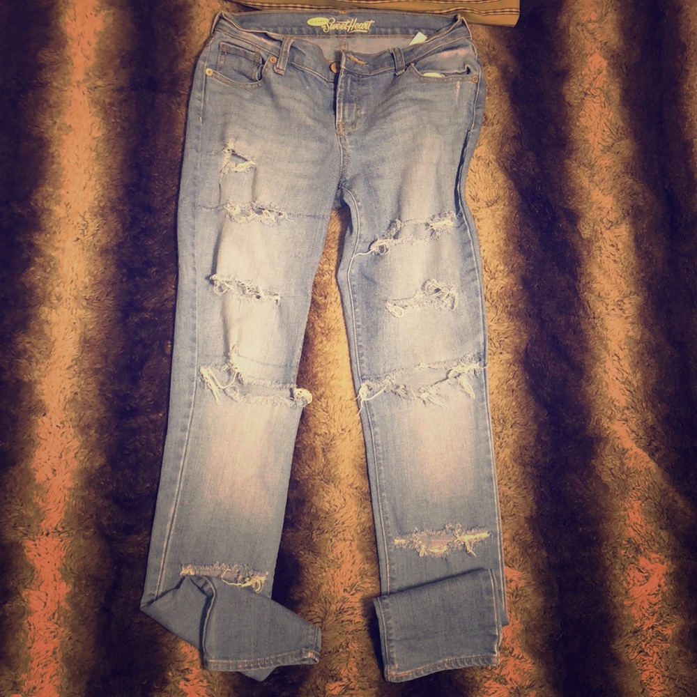 Old Navy sweetheart ripped jeans